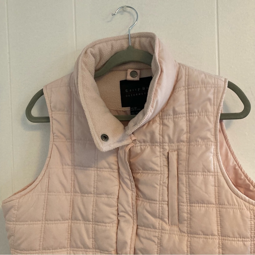 Women's Tally Ho Outerwear Pink Vest With Side Buckle Accents Size Medium - Picture 1 of 6